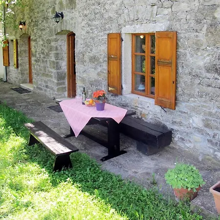 Haus Zora 101s * Cerovlje